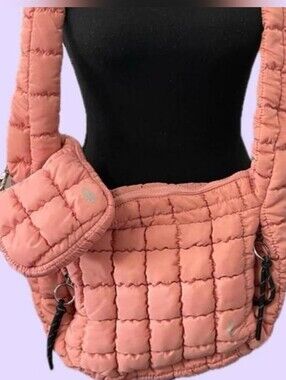 🍑Free People FP Movement Set of bag and mini clip pouch! Both NWT!🍑